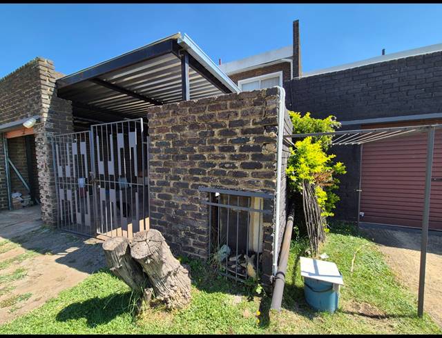 3 BEDROOM TOWNHOUSE FOR SALE IN VANDERBIJLPARK SE 1